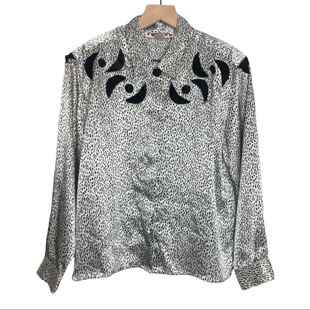 VINTAGE 80s Satin Silky Leopard Print Geometric Western Yoke Loose Fit Blouse M